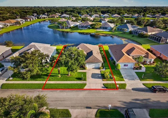 Photo 3 of Sale Pending at 5100 E 1st Square SW, Vero Beach, FL 32968 | MLS# B26065290 | Listing updated on 2026-09-15