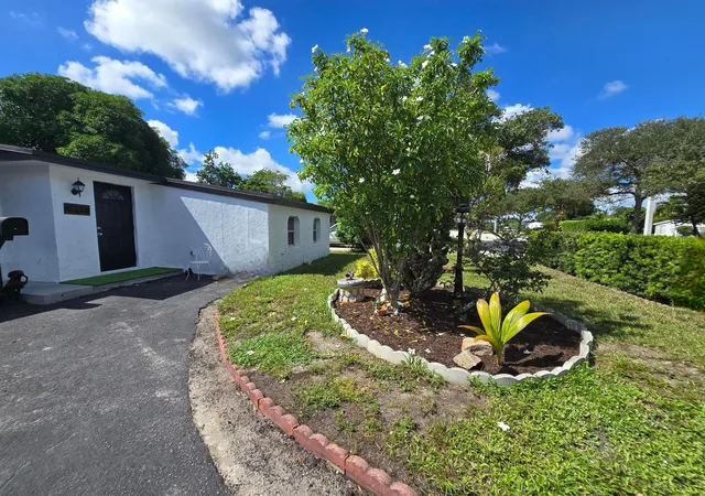 Photo 1 of Single family home for sale at 6138 Southgate Blvd, Margate, FL 33068 | MLS# B26065318 | Listing updated on 2026-09-23