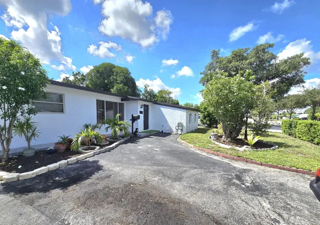 Photo 3 of Single family home for sale at 6138 Southgate Blvd, Margate, FL 33068 | MLS# B26065318 | Listing updated on 2026-09-23