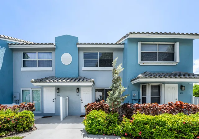 Photo 2 of Townhouse for sale at 968 Jeffery St, Boca Raton, FL 33487 | MLS# B26065521 | Listing updated on 2026-09-15