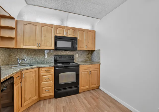 Photo 4 of Condo for sale at 3721 Cocoplum Cir, Coconut Creek, FL 33063 | MLS# B26065682 | Listing updated on 2026-10-01