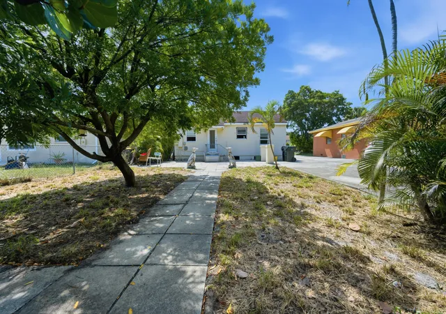 Photo 3 of Single family home for sale at 1214 N C St, Lake Worth Beach, FL 33460 | MLS# B26065763 | Listing updated on 2026-09-15