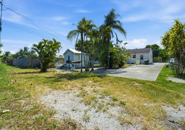 Photo 3 of Sale Pending at 1214 N C St, Lake Worth Beach, FL 33460 | MLS# B26065763 | Listing updated on 2026-09-24