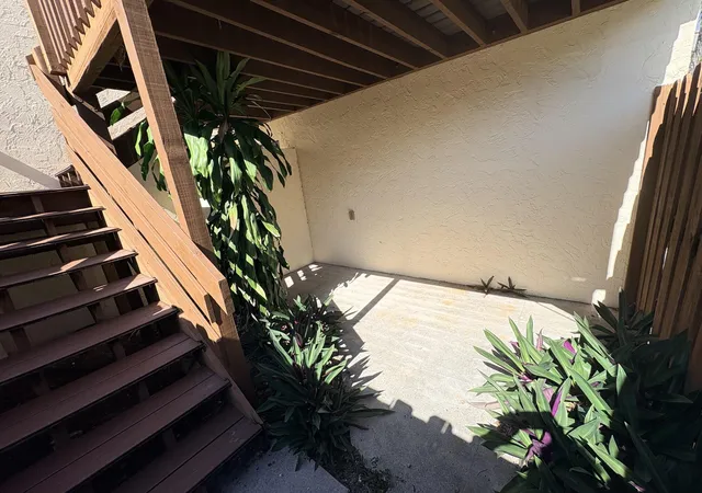 Photo 3 of Condo for sale at 635 Executive Ctr Dr #M-207, West Palm Beach, FL 33401 | MLS# B26065883 | Listing updated on 2026-09-14