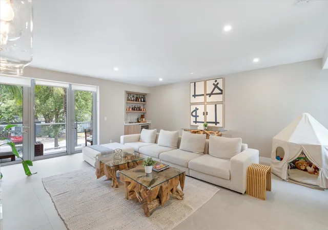 Photo 3 of Townhouse for sale at 1509 Ne 4th Place, Fort Lauderdale, FL 33301 | MLS# B26065935 | Listing updated on 2026-09-27