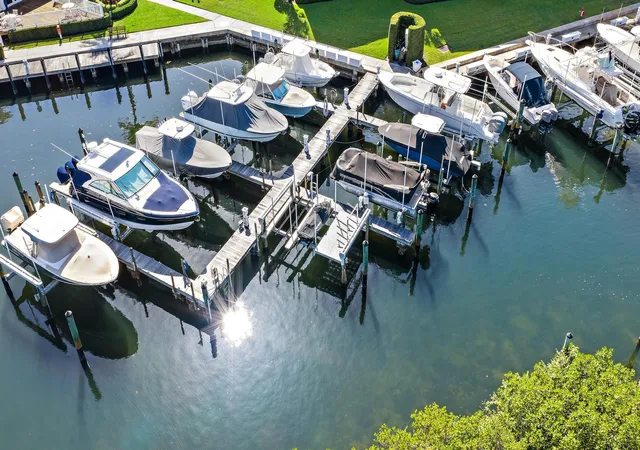 Photo 3 of House for sale at 0 Oak Harbour Dr, Juno Beach, FL 33408 | MLS# B26065955 | Listing updated on 2026-10-07
