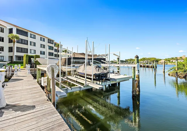 Photo 3 of Land for sale at 0 Oak Harbour Dr, Juno Beach, FL 33408 | MLS# B26065955 | Listing updated on 2026-10-07