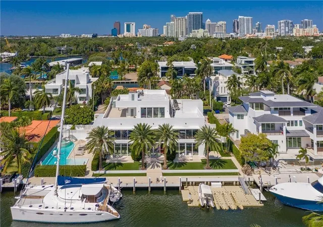 Photo 2 of Mansion for sale at 500 Isle Of Capri Dr, Fort Lauderdale, FL 33301 | MLS# B26065947 | Listing updated on 2026-10-06