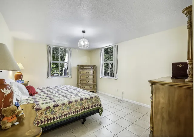 Listing Photo 5 - Condo for sale in building located at 609 E Sheridan St, Dania Beach, FL 33004 - Unit #208