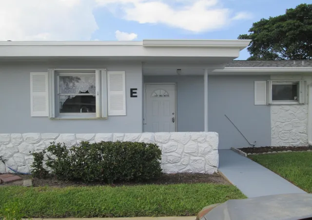 Photo 1 of Sale Pending at 2611 W Barkley Dr #E, West Palm Beach, FL 33415 | MLS# B26066298 | Listing updated on 2026-09-13