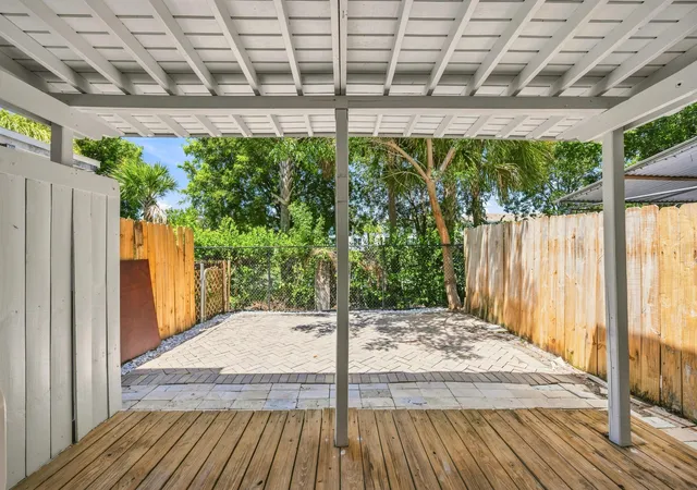 Photo 2 of Townhouse for sale at 4161 Nw 9th Avenue #5, Deerfield Beach, FL 33064 | MLS# B26066373 | Listing updated on 2026-09-16
