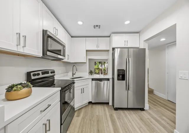 Photo 3 of Townhouse for sale at 4161 Nw 9th Avenue #5, Deerfield Beach, FL 33064 | MLS# B26066373 | Listing updated on 2026-09-16
