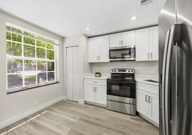 Photo 4 of Townhouse for sale at 4161 NW 9th Avenue #5, Deerfield Beach, FL 33064 | MLS# B26066373 | Listing updated on 2026-09-16
