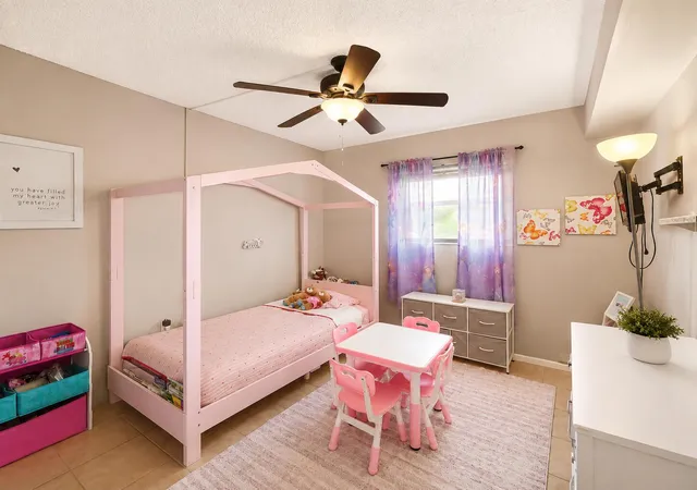 Listing Photo 5 - Condo for sale in building located at 6855 W Broward Blvd, Plantation, FL 33317 - Unit #201