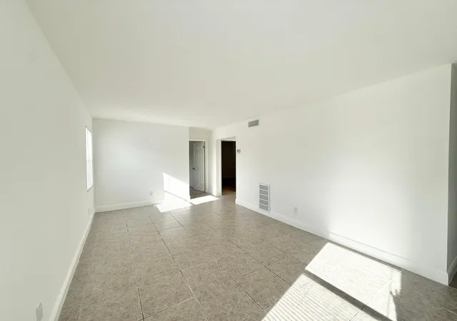 Photo 4 of House for sale at 906 Foresteria Dr, West Palm Beach, FL 33403 | MLS# B26066747 | Listing updated on 2026-09-15