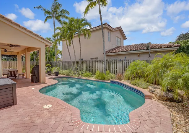 Photo 2 of Single family home for sale at 317 E Garden Cvs Cir, Davie, FL 33325 | MLS# B26066749 | Listing updated on 2026-09-14