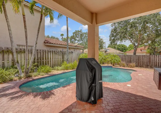 Photo 3 of Single family home for sale at 317 E Garden Cvs Cir, Davie, FL 33325 | MLS# B26066749 | Listing updated on 2026-09-14