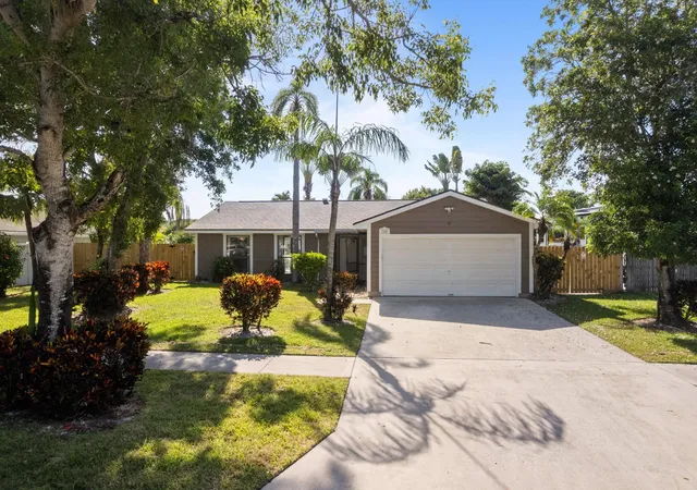 Photo 1 of Single family home for sale at 108 Cambridge Ln, Royal Palm Beach, FL 33411 | MLS# B26066799 | Listing updated on 2026-09-23