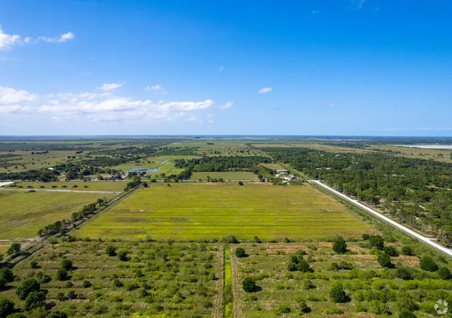 Photo 4 of House for sale at 1000 Orange Ave, Fort Pierce, FL 34950 | MLS# B26066898 | Listing updated on 2026-09-14