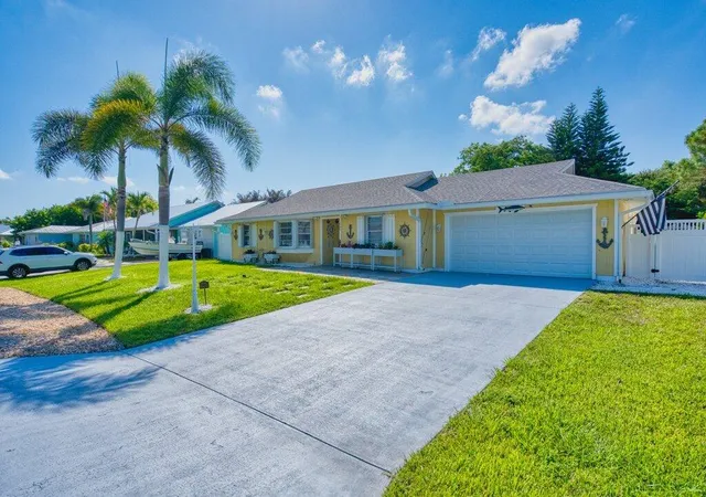 Photo 4 of Single family home for sale at 888 Ne Maranta Terrado, Jensen Beach, FL 34957 | MLS# B26067017 | Listing updated on 2026-09-30