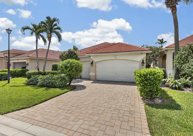 Photo 2 of Single family home for sale at 4470 Hazleton Ln, Lake Worth, FL 33449 | MLS# B26067038 | Listing updated on 2026-10-02