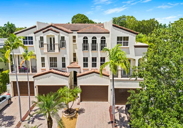 Photo 1 of Townhouse for sale at 1423 Ne 26th Ave #1423, Fort Lauderdale, FL 33304 | MLS# B26067065 | Listing updated on 2026-09-23