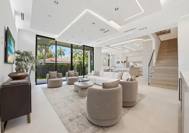 Photo 3 of Single family home for sale at 3201 Ne 26th St, Fort Lauderdale, FL 33305 | MLS# B26067083 | Listing updated on 2026-09-15