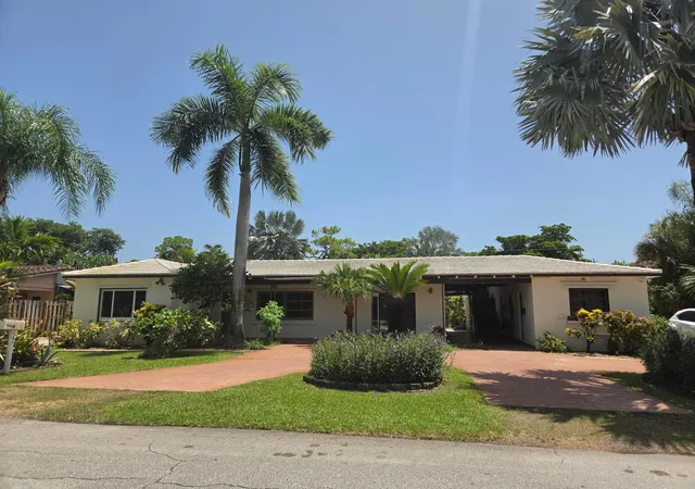 Photo 1 of Sale Pending at 704 Ne 22nd Dr #1-4, Wilton Manors, FL 33305 | MLS# B26067112 | Listing updated on 2026-09-16