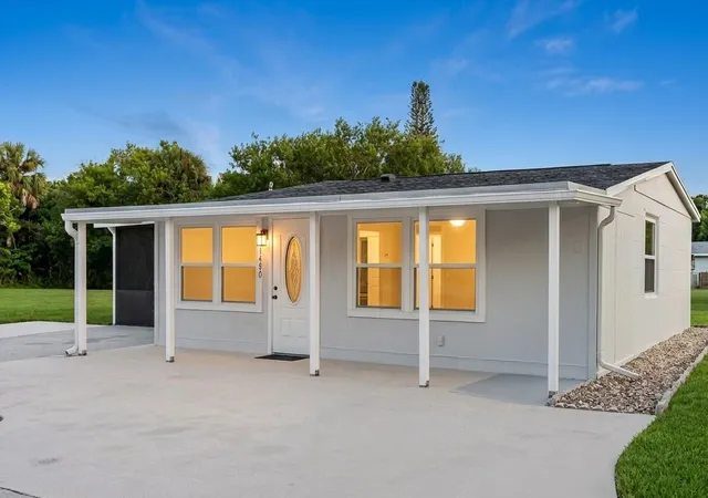 Photo 1 of Single family home for sale at 1480 6th Ave, Vero Beach, FL 32960 | MLS# B26067137 | Listing updated on 2026-09-30