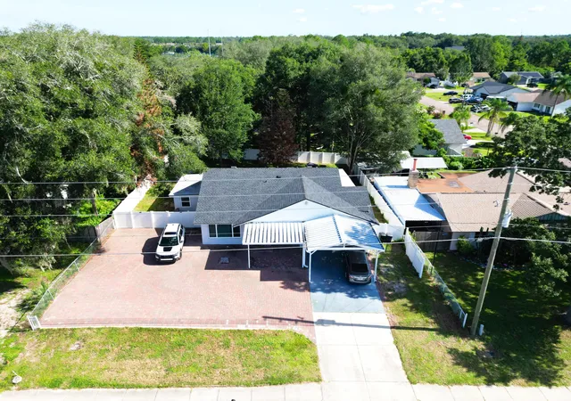 Photo 2 of Single family home for sale at 1915 E Lake Dr, Casselberry, FL 32707 | MLS# B26067460 | Listing updated on 2026-09-23