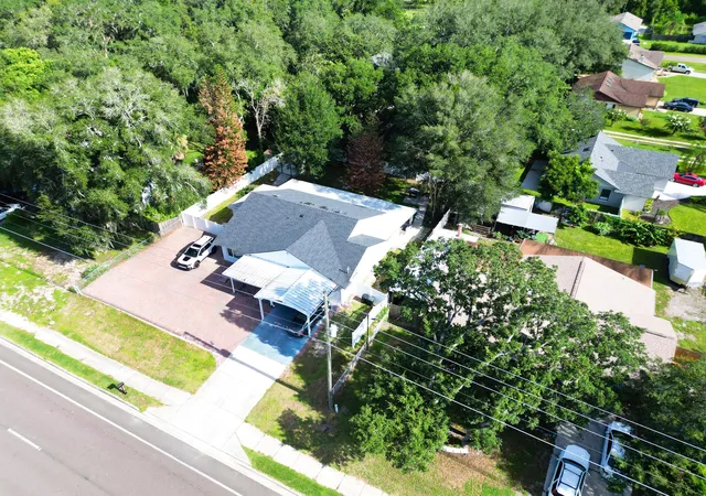 Photo 4 of Single family home for sale at 1915 E Lake Dr, Casselberry, FL 32707 | MLS# B26067460 | Listing updated on 2026-09-23