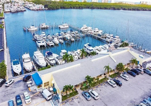 Photo 22 of Manufactured home for sale at 664 Nettles Blvd, Jensen Beach, FL 34957 | MLS# B26067524 | Listing updated on 2026-10-04