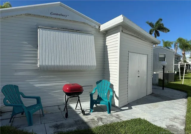 Photo 2 of Manufactured home for sale at 664 Nettles Blvd, Jensen Beach, FL 34957 | MLS# B26067524 | Listing updated on 2026-10-04