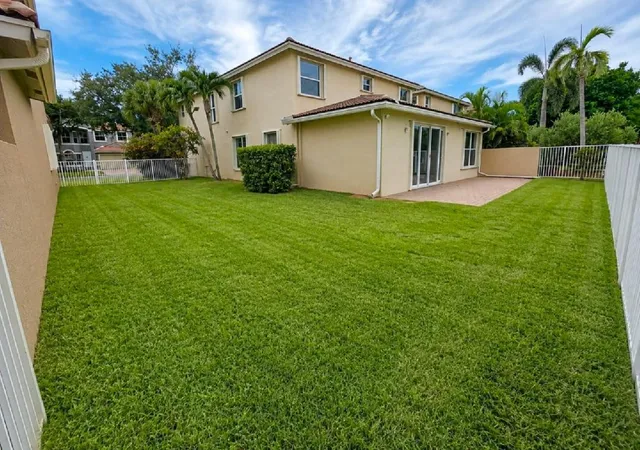 Photo 4 of Single family home for sale at 5292 Sancerre Cir, Lake Worth, FL 33463 | MLS# B26067589 | Listing updated on 2026-09-14