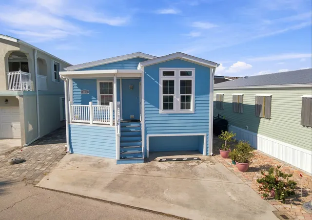 Photo 1 of Single family home for sale at 445 Nettles Blvd, Jensen Beach, FL 34957 | MLS# B26067654 | Listing updated on 2026-10-02