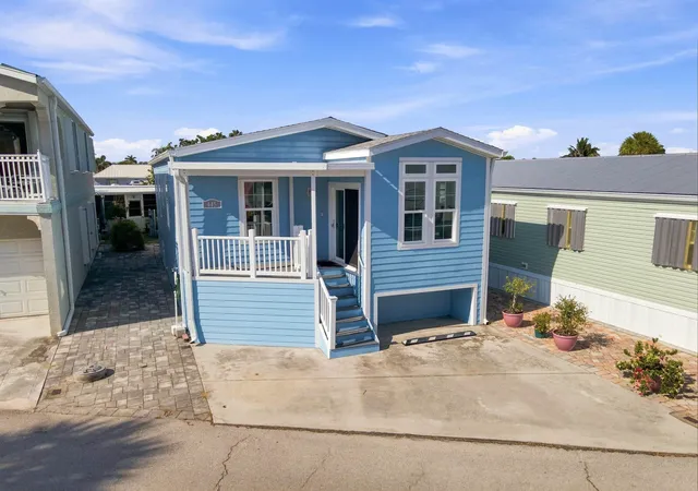 Photo 2 of Single family home for sale at 445 Nettles Blvd, Jensen Beach, FL 34957 | MLS# B26067654 | Listing updated on 2026-10-02