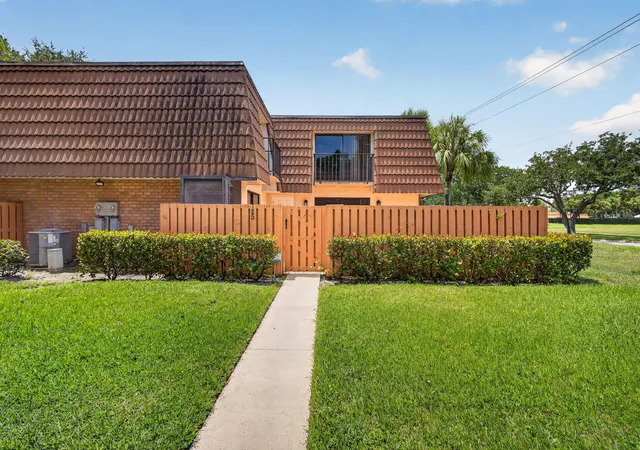 Photo 1 of Townhouse for sale at 185 Charter Wy, West Palm Beach, FL 33407 | MLS# B26067703 | Listing updated on 2026-10-02