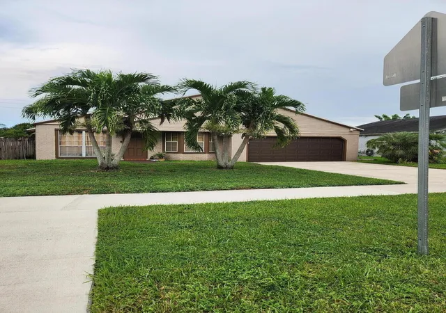 Single family home for sale at 1000 Sw 133Rd Ter, Davie, FL 33325 | MLS# B26067869