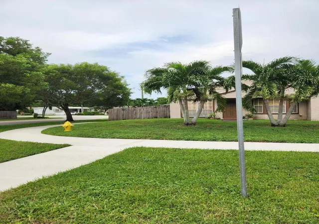 Photo 1 of Single family home for sale at 1000 Sw 133Rd Ter, Davie, FL 33325 | MLS# B26067869 | Listing updated on 2026-10-05