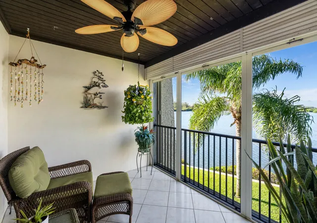 Listing Photo 4 - Condo for sale in building located at 5151 Hwy A1A, Indian River Shores, FL 32963 - Unit #114