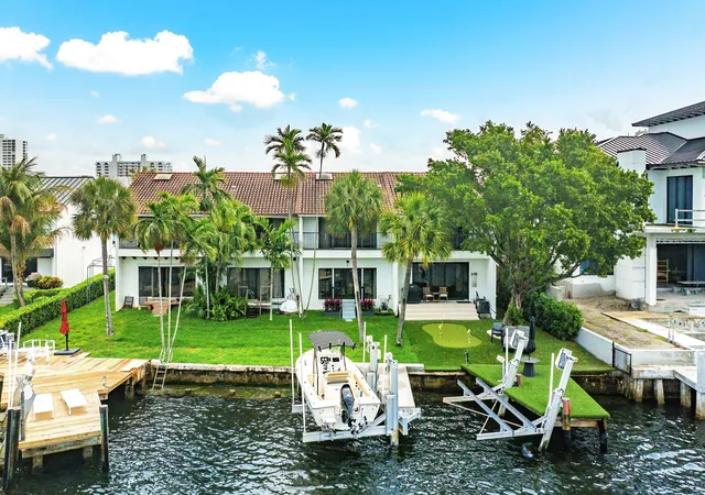 Photo 1 of Townhouse for sale at 605 Ne 19th Ave, Deerfield Beach, FL 33441 | MLS# B26067932 | Listing updated on 2026-09-15