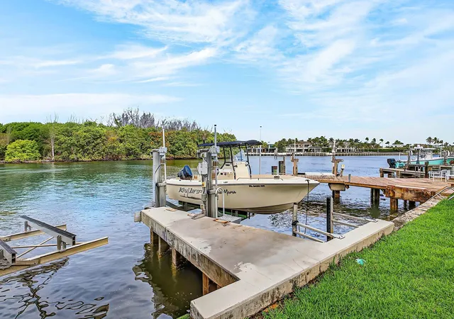 Photo 3 of Townhouse for sale at 605 Ne 19th Ave, Deerfield Beach, FL 33441 | MLS# B26067932 | Listing updated on 2026-09-15