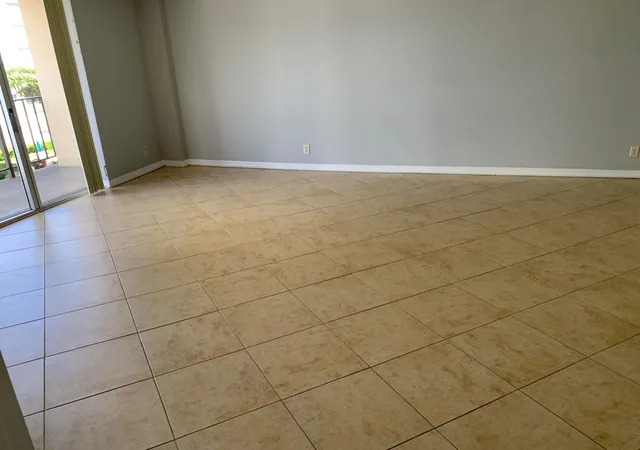 Photo 3 of Condo for sale at 3001 W Rolling Hills Cir #709, Davie, FL 33328 | MLS# B26067965 | Listing updated on 2026-09-14