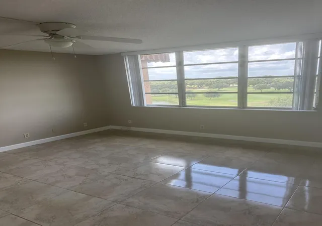 Photo 4 of Condo for sale at 3001 W Rolling Hills Cir #709, Davie, FL 33328 | MLS# B26067965 | Listing updated on 2026-09-14