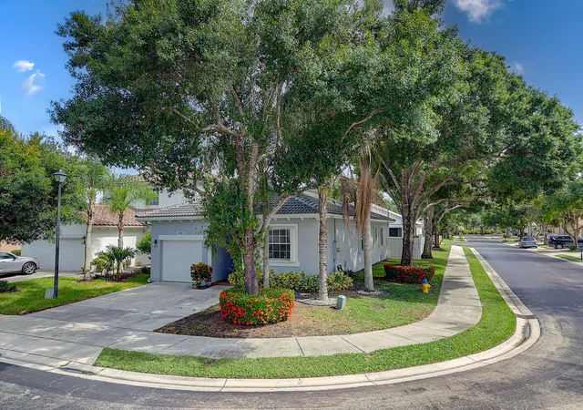 Photo 3 of Single family home for sale at 4801 Nw 20Th Pl, Coconut Creek, FL 33063 | MLS# B26068171 | Listing updated on 2026-09-15