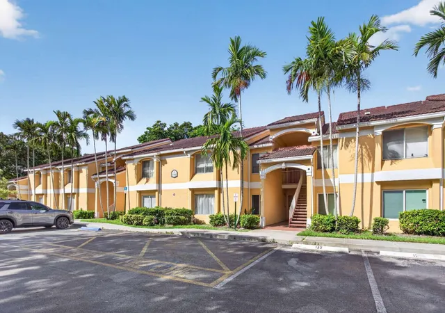 Photo 1 of Condo for sale at 2300 Nw 33rd St #904, Oakland Park, FL 33309 | MLS# B26068178 | Listing updated on 2026-09-23