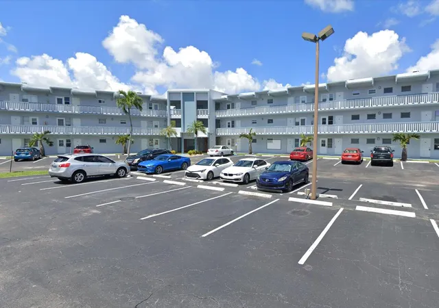 Photo 2 of Condo for sale at 2200 Park Ln #107, Hollywood, FL 33021 | MLS# B26068323 | Listing updated on 2026-09-23