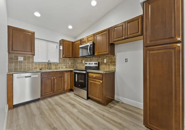 Listing Photo 5 - Condo for sale in building located at 2900 Olivewood Ter, Boca Raton, FL 33431 - Unit #201