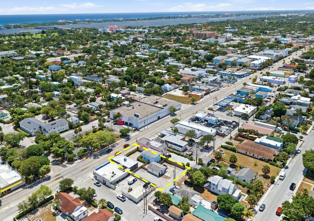 Photo 4 of House for sale at 523 N Dixie Hwy, Lake Worth Beach, FL 33460 | MLS# B26068415 | Listing updated on 2026-09-23