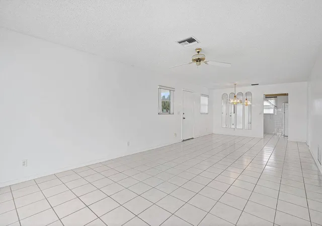 Photo 4 of House for sale at 121 Mockingbird Ln, Delray Beach, FL 33445 | MLS# B26068469 | Listing updated on 2026-09-15
